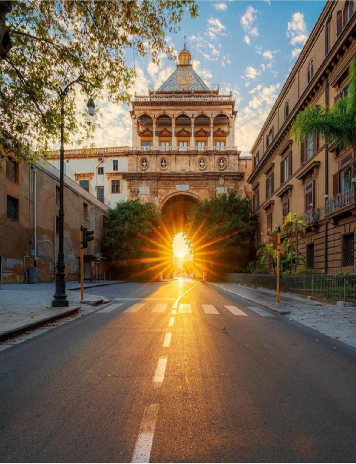 Hola Cathedral House Cadorna Apartment Palermo Exterior photo